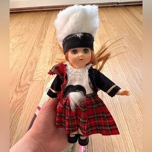 Dolls of all nations no. 140 SCOTLAND doll in traditional costumes for COLLECT